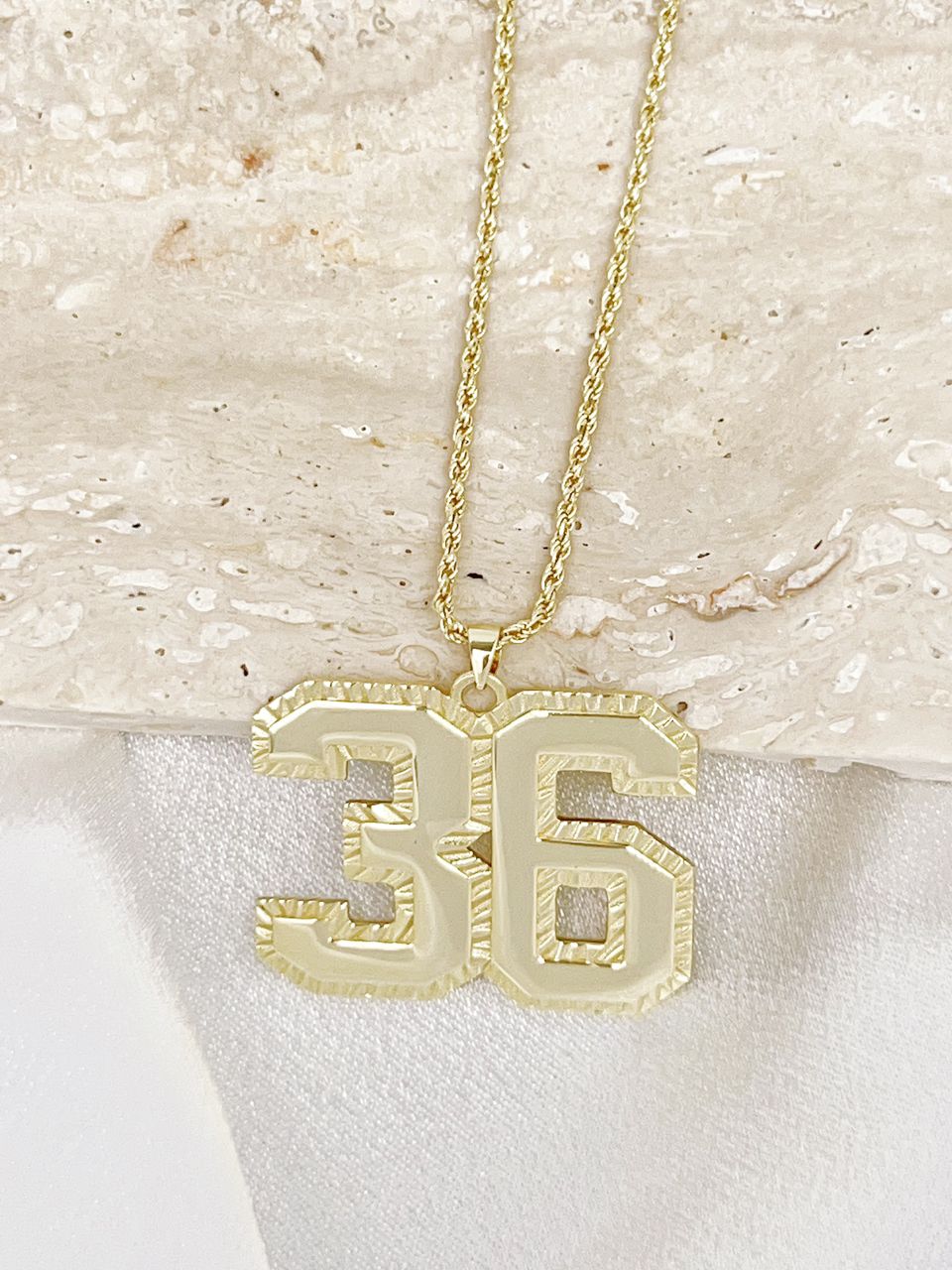 Collier Chiffre Signature