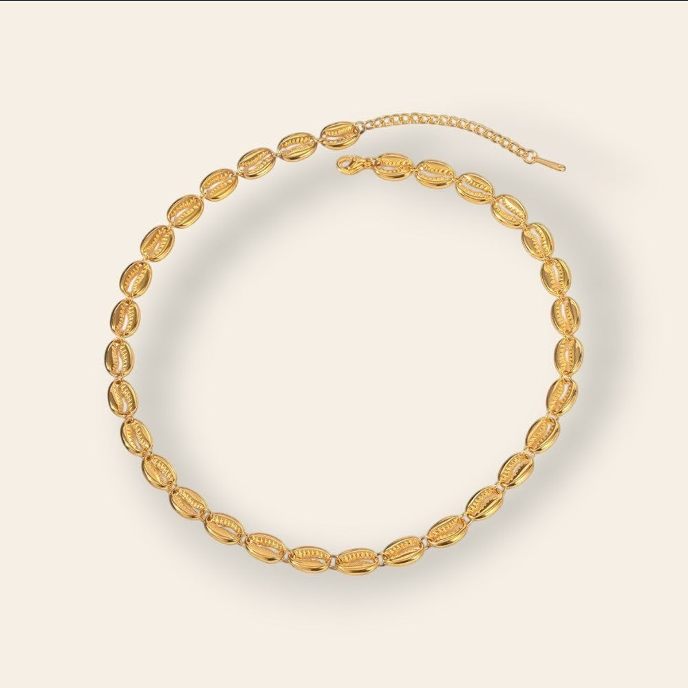 Collier Majoa Cauris Majestueux double rang en or 18K et PVD noir, design élégant de coquillages stylisés