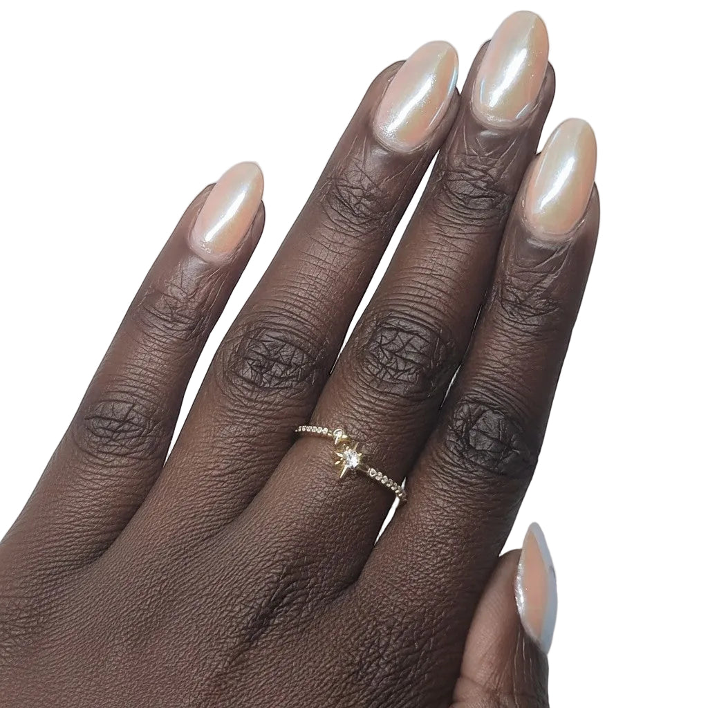 Majoa Astréa ring in sterling silver 925 with a star motif and sparkling zircon stones. Adjustable and water-resistant.