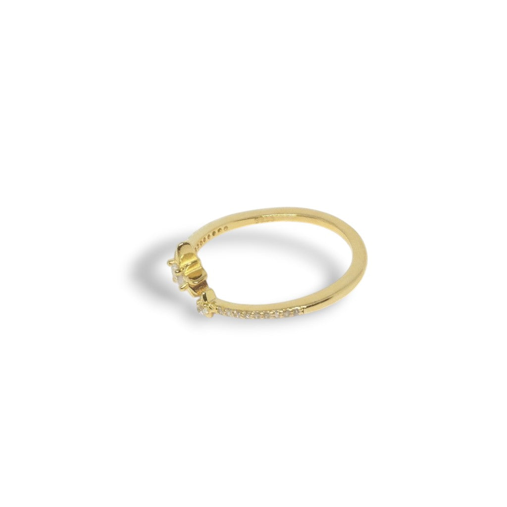 Majoa Astréa gold-plated sterling silver ring with star motif and sparkling stones. Adjustable size.