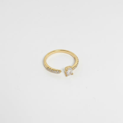 Majoa AURA ring in 925 sterling silver with a central clear stone and small accent stones.