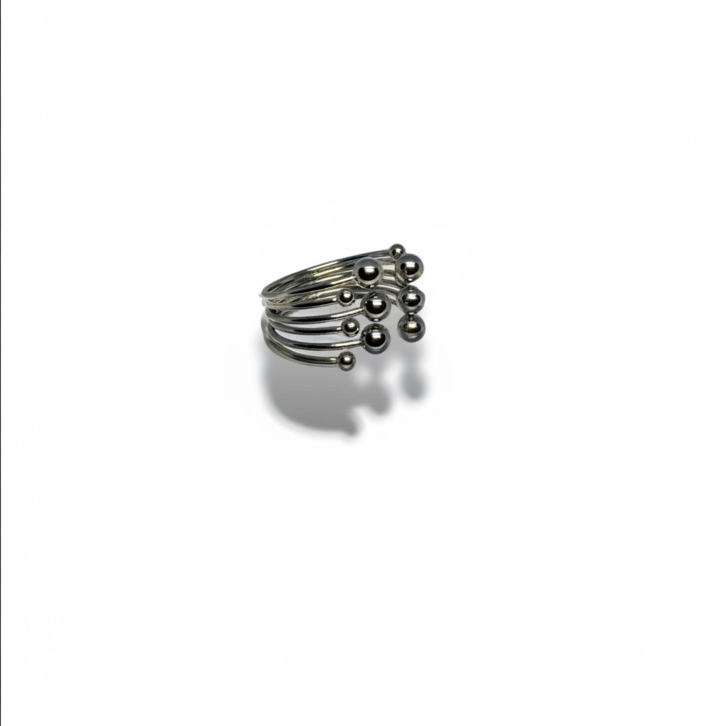 Bague Constellation Majoa en acier inoxydable argenté avec design sculptural à sphères métalliques